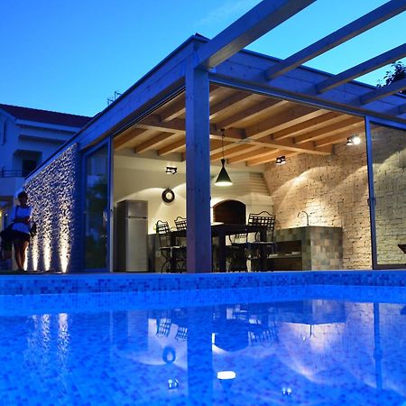 Villa Mirakul ซูโกชัน ภายนอก รูปภาพ