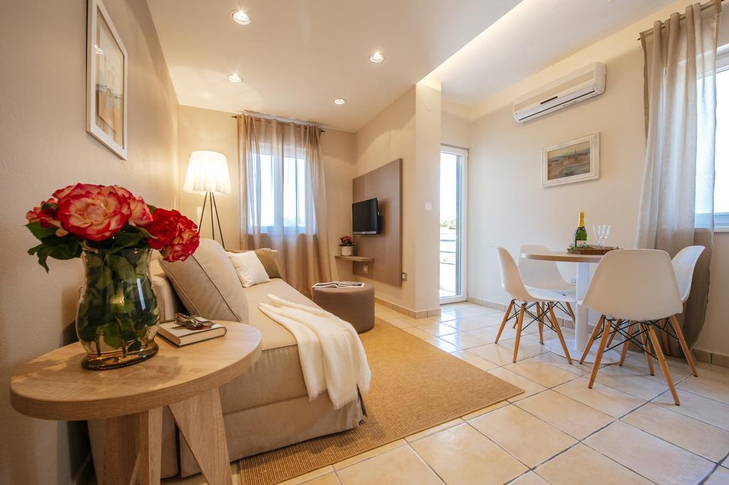 Villa Mirakul ซูโกชัน ห้อง รูปภาพ